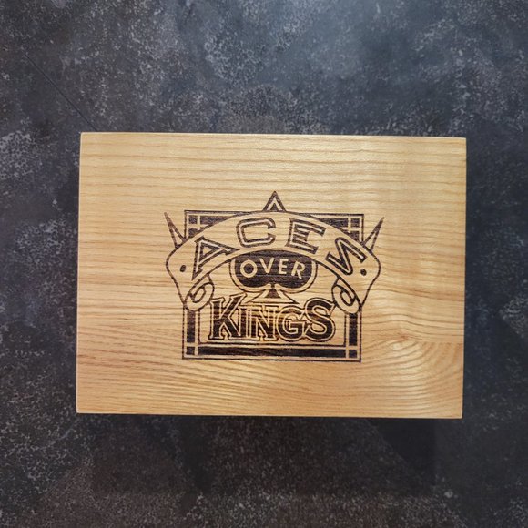 ACES OVER KINGS WOODEN CARD BOX WITH 2 DECKS OF POKER CARDS - Picture 5 of 6